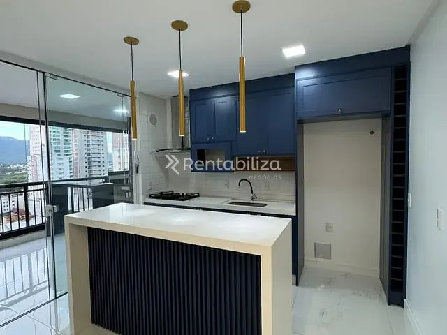 Apartamento 3 quartos e 4 banheiros, à venda, no bairro Meia Praia em Itapema