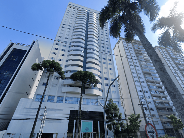 Foto do Apartamento - Centro Cívico, Apto Ed. Solar da Nogueira, Desocupado, de frente para Praça, 4 Qtos, 2 suítes, 1 vaga, face norte, à venda, Curitiba, PR | Imobiliária GreenVille