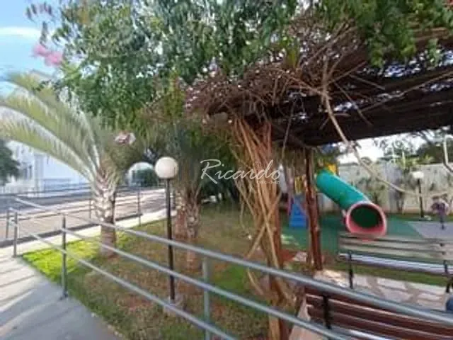 Apartamento com 43m² 2 quartos e 1 banheiro, à venda ou para alugar, no bairro Jardim Santo Antônio em Arapongas