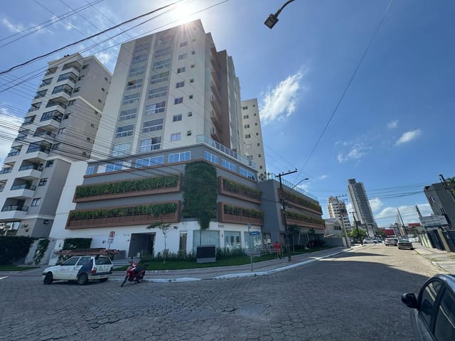 Apartamento 2 quartos e 2 banheiros, para alugar, no bairro São Judas em Itajaí