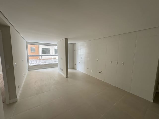 Apartamento 2 quartos e 2 banheiros, para alugar, no bairro São Judas em Itajaí