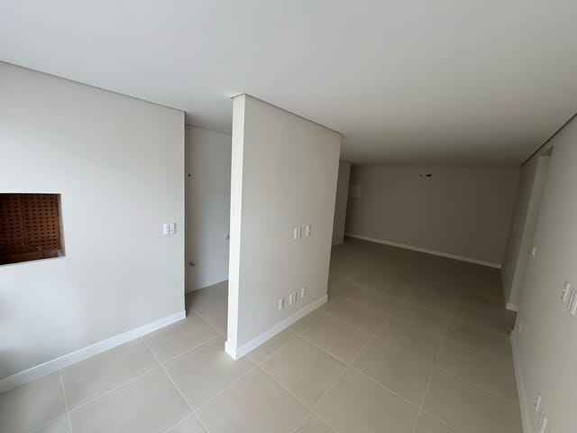 Apartamento 2 quartos e 2 banheiros, para alugar, no bairro São Judas em Itajaí