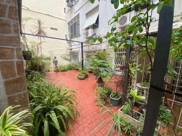 Foto do Apartamento - Amplo apartamento à venda com lindo jardim e vaga de garagem em uma das ruas mais tranquilas de Copacabana, Rio de Janeiro, RJ | GrupoApi
