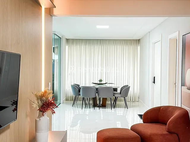 Apartamento com 306m² 4 quartos e 5 banheiros, à venda, no bairro Meia Praia em Itapema