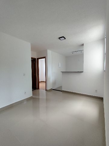 Apartamento 2 quartos e 1 banheiro, para alugar, no bairro Parque Residencial Rita Vieira em Campo Grande