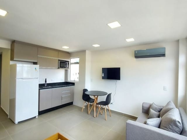 Apartamento 1 quarto e 1 banheiro, para alugar, no bairro Centro Cívico em Curitiba