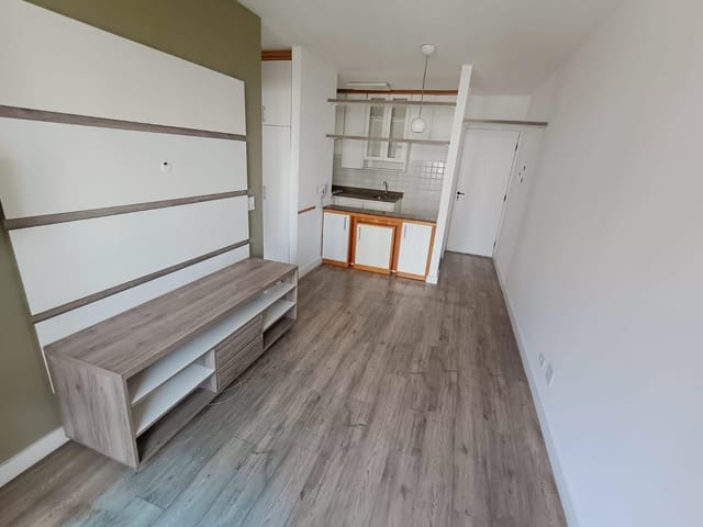 Foto do Apartamento - Apartamento 1 dormitório com varanda e vaga, todo reformado próximo a PUC. | Vion Imóveis