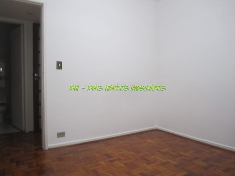Apartamento para alugar com 3 quartos, 110m² - Foto 18