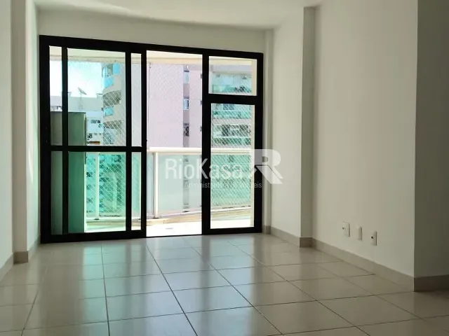 Apartamento 2 quartos e 2 banheiros, para alugar, no bairro Jacarepaguá em Rio de Janeiro