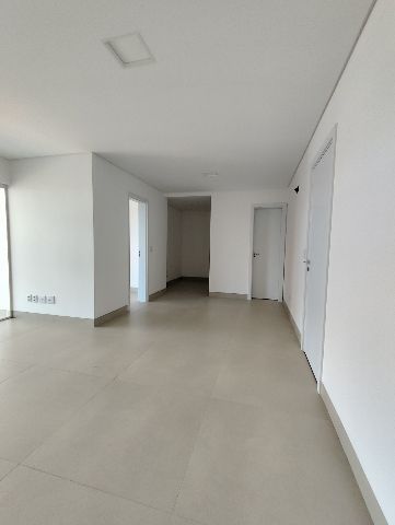 Apartamento 3 quartos e 3 banheiros, à venda, no bairro Monte Castelo em Campo Grande