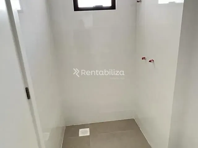 Apartamento com 110m² 2 quartos e 3 banheiros, à venda, no bairro Meia Praia em Itapema