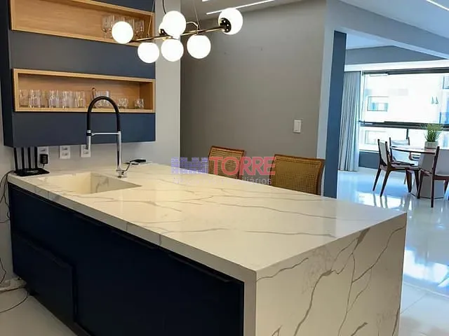 Apartamento 2 quartos e 2 banheiros, à venda ou para alugar, no bairro Nossa Senhora da Vitória em Ilhéus