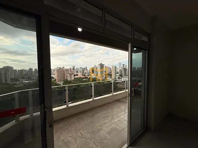 Apartamento 5 quartos e 5 banheiros, à venda, no bairro São Brás em Belém