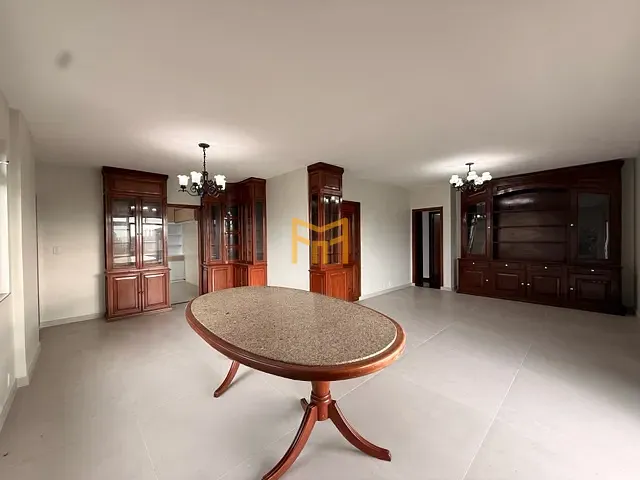 Apartamento 5 quartos e 5 banheiros, à venda, no bairro São Brás em Belém