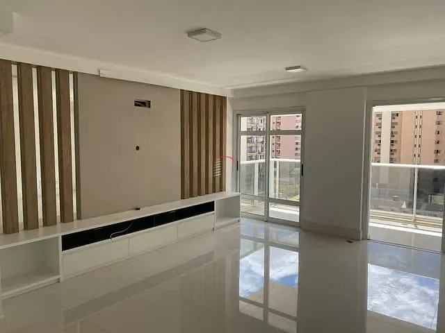 Apartamento com 218m² 2 quartos e 4 banheiros, para alugar, no bairro Centro em Londrina