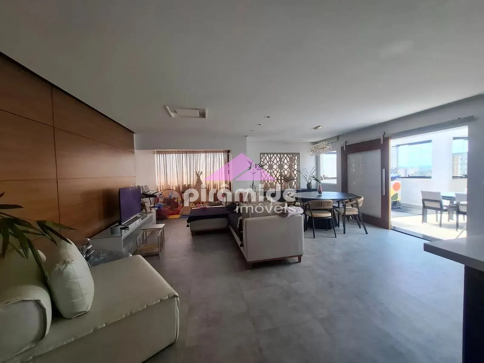 Apartamento, 3 quartos, 220 m² - Foto 2