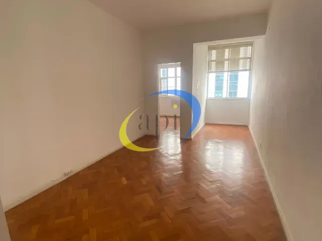 Apartamento 1 quarto e 2 banheiros, à venda, no bairro Copacabana em Rio de Janeiro