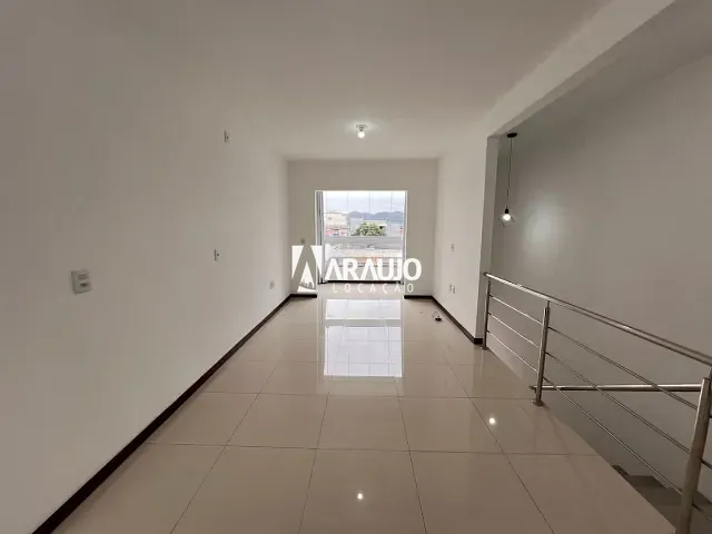 Apartamento 2 quartos e 1 banheiro, para alugar, no bairro São Vicente em Itajaí