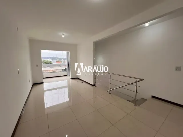 Apartamento 2 quartos e 1 banheiro, para alugar, no bairro São Vicente em Itajaí