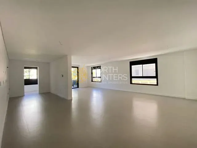 Apartamento com 343m² 4 quartos e 5 banheiros, à venda, no bairro Jurerê em Florianópolis
