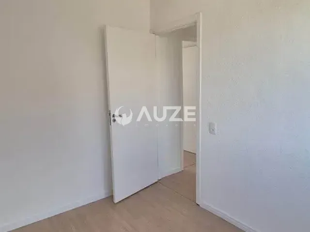 Apartamento 2 quartos e 1 banheiro, à venda, no bairro Colônia Rio Grande em São José dos Pinhais