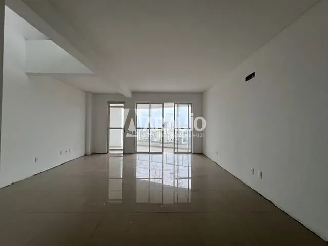 Apartamento 3 quartos e 2 banheiros, à venda, no bairro Fiúza Lima em Itajaí