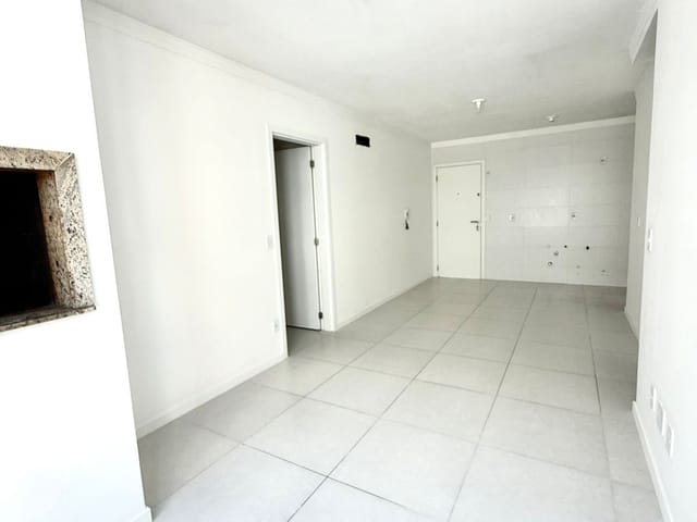 Apartamento 2 quartos e 1 banheiro, à venda, no bairro Ingleses do Rio Vermelho em Florianópolis