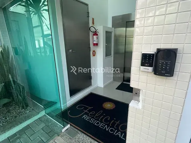 Apartamento 2 quartos e 2 banheiros, à venda, no bairro Meia Praia em Itapema