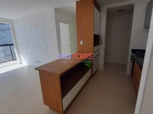 Apartamento 2 quartos e 2 banheiros, para alugar, no bairro Nossa Senhora da Vitória em Ilhéus