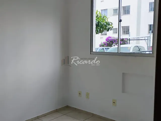 Apartamento 2 quartos e 1 banheiro, à venda, no bairro Jardim Santo Antônio em Arapongas