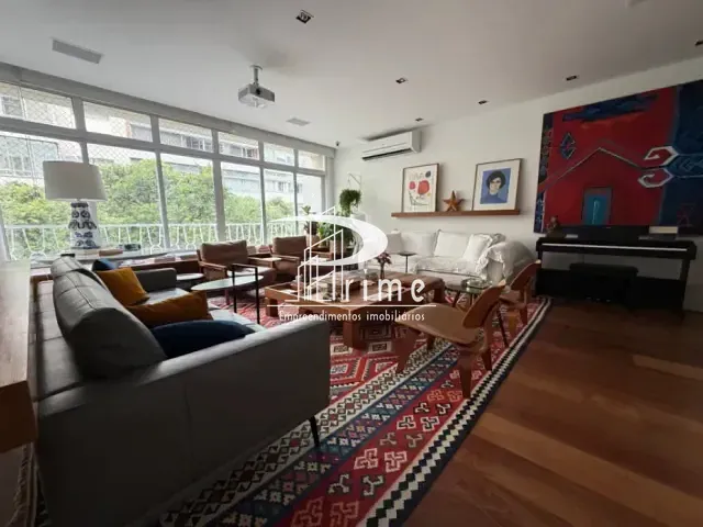 Apartamento com 250m² 4 quartos e 3 banheiros, à venda, no bairro Copacabana em Rio de Janeiro