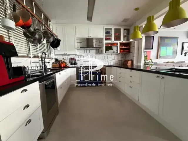 Apartamento com 250m² 4 quartos e 3 banheiros, à venda, no bairro Copacabana em Rio de Janeiro