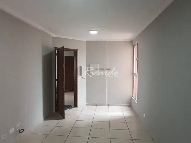 Apartamento com 64m² 2 quartos e 1 banheiro, à venda, no bairro Vila Passos em Arapongas