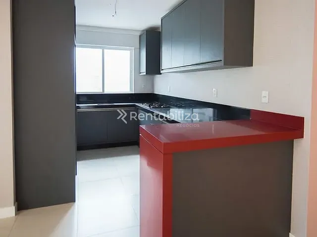 Apartamento com 175m² 4 quartos e 5 banheiros, à venda, no bairro Meia Praia em Itapema