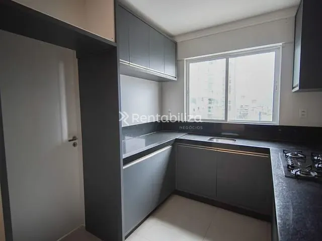 Apartamento com 175m² 4 quartos e 5 banheiros, à venda, no bairro Meia Praia em Itapema