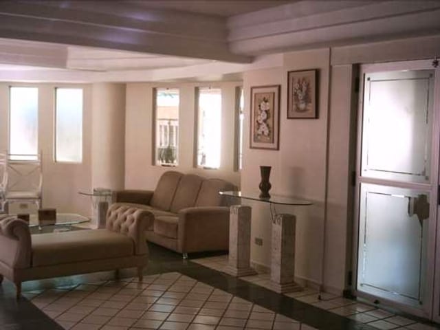Condomínio do Apartamento - Ed. Saint Maarten - Apartamento para locação mobiliado, com 3 quartos por R$ 2.300,00 -  Centro, Londrina, PR | Premier Imóveis