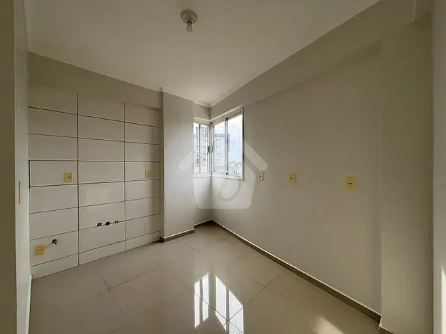 Apartamento 2 quartos e 2 banheiros, para alugar, no bairro Centro em Lajeado