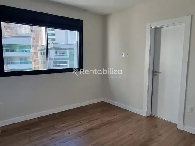 Apartamento 4 quartos e 5 banheiros, à venda, no bairro Meia Praia em Itapema