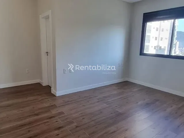 Apartamento 4 quartos e 5 banheiros, à venda, no bairro Meia Praia em Itapema