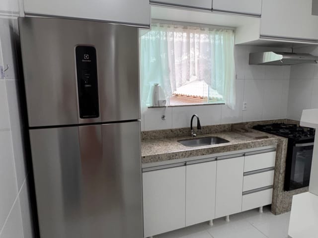 Apartamento 2 quartos e 2 banheiros, à venda, no bairro Costazul em Rio das Ostras