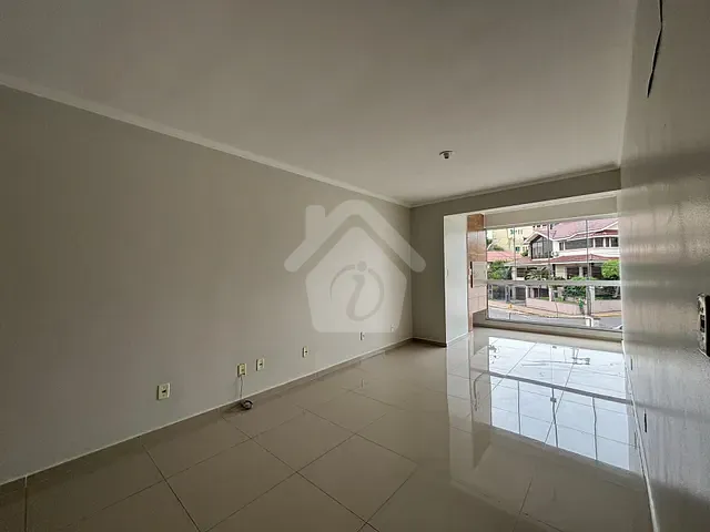 Apartamento 2 quartos e 2 banheiros, para alugar, no bairro Centro em Lajeado