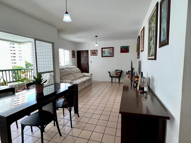 Foto do Apartamento - Apartamento à venda com 115m²; 3 quartos, sendo 1 suíte; dependência completa e 1 vaga de garagem, no Edf. Vivenda da Fonte, Aflitos, Recife, PE | Tânia Macêdo Imóveis