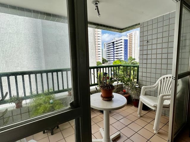 Foto do Apartamento - Apartamento à venda com 115m²; 3 quartos, sendo 1 suíte; dependência completa e 1 vaga de garagem, no Edf. Vivenda da Fonte, Aflitos, Recife, PE | Tânia Macêdo Imóveis