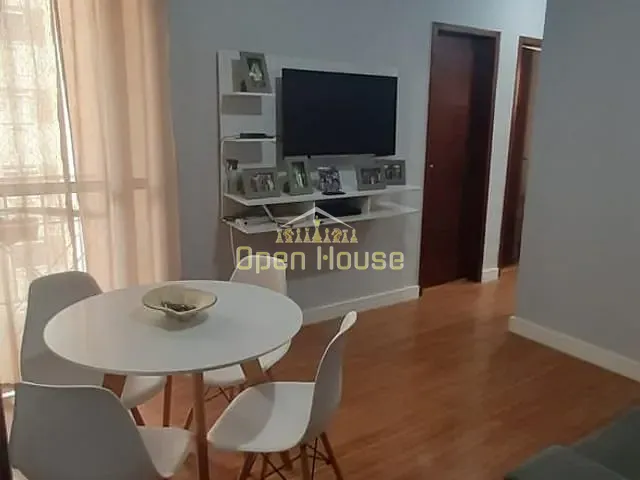 Apartamento 2 quartos e 1 banheiro, à venda, no bairro Três Poços em Volta Redonda