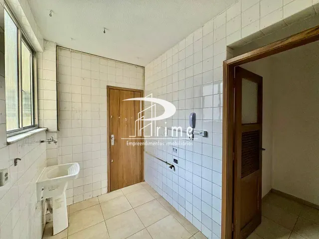 Apartamento 2 quartos e 2 banheiros, para alugar, no bairro Icaraí em Niterói