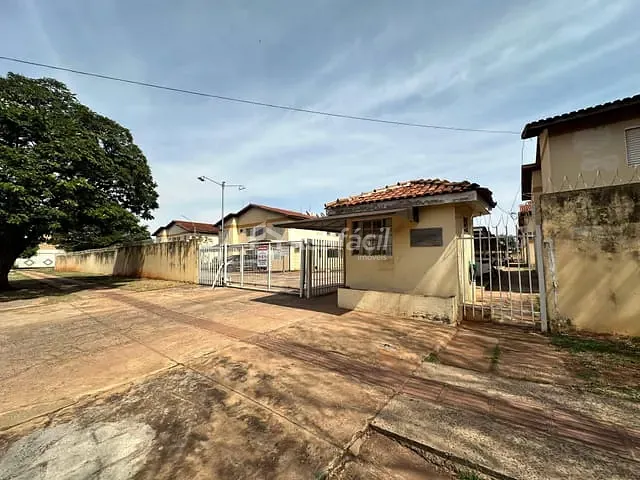 Apartamento 3 quartos e 1 banheiro, à venda, no bairro Coophamat em Campo Grande