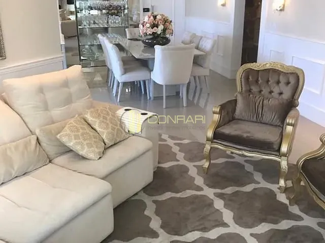Apartamento com 160m² 3 quartos e 4 banheiros, à venda, no bairro Meia Praia em Itapema