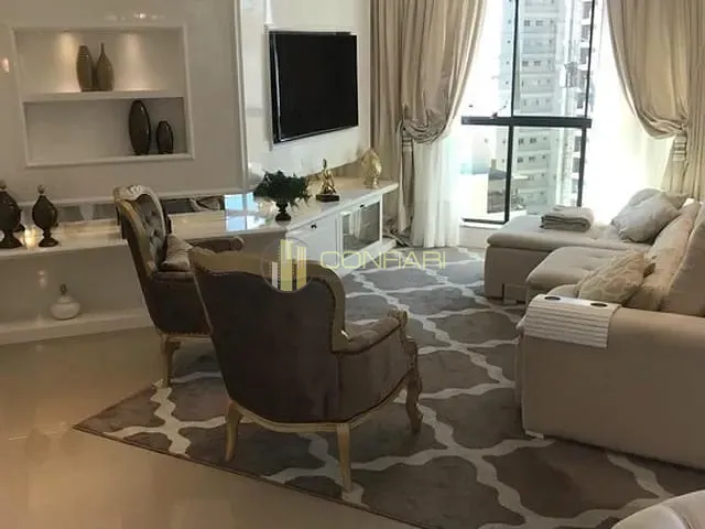 Apartamento com 160m² 3 quartos e 4 banheiros, à venda, no bairro Meia Praia em Itapema