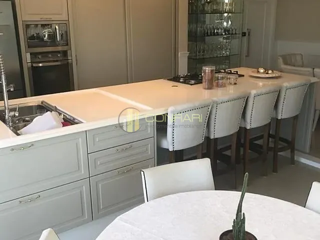 Apartamento com 160m² 3 quartos e 4 banheiros, à venda, no bairro Meia Praia em Itapema
