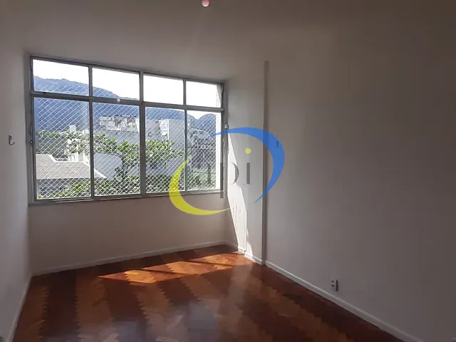 Apartamento 2 quartos e 2 banheiros, para alugar, no bairro Leblon em Rio de Janeiro
